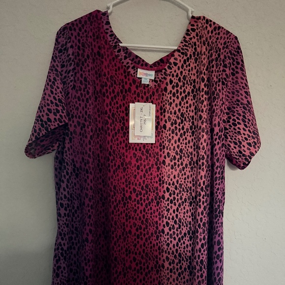 LulaRoe Christy T - Picture 1 of 2